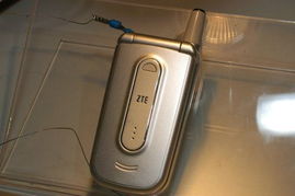 中興亮相2004年中國國際通信設(shè)備技術(shù)展，展示最新系列手機(jī)圖片引領(lǐng)通信新風(fēng)尚